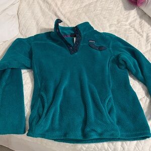 Patagonia Fleece Pullover excellent condition size Girls 16 or women’s small